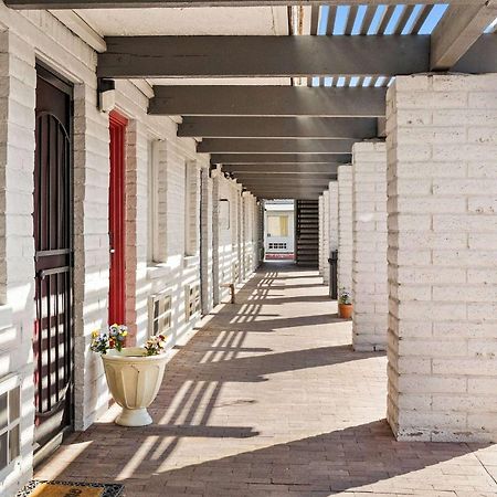 Days Inn By Wyndham Albuquerque Northeast Екстер'єр фото