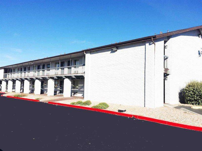 Days Inn By Wyndham Albuquerque Northeast Екстер'єр фото