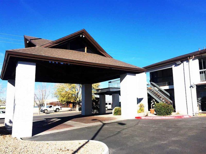 Days Inn By Wyndham Albuquerque Northeast Екстер'єр фото
