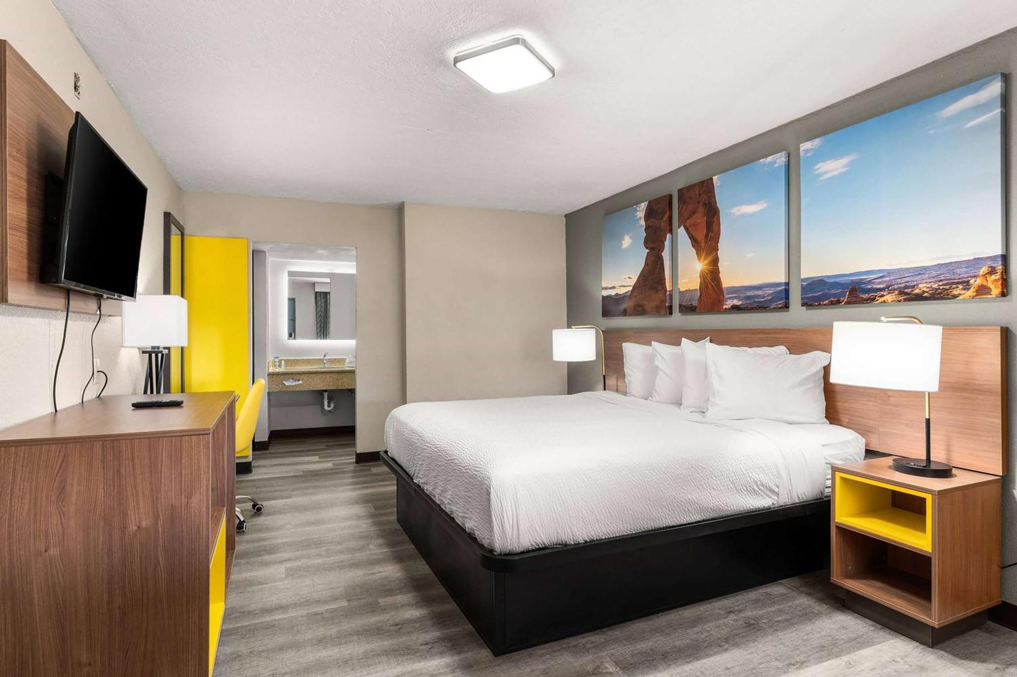 Days Inn By Wyndham Albuquerque Northeast Екстер'єр фото