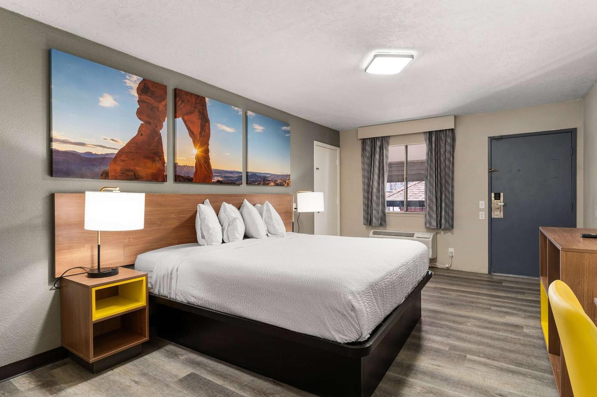 Days Inn By Wyndham Albuquerque Northeast Екстер'єр фото