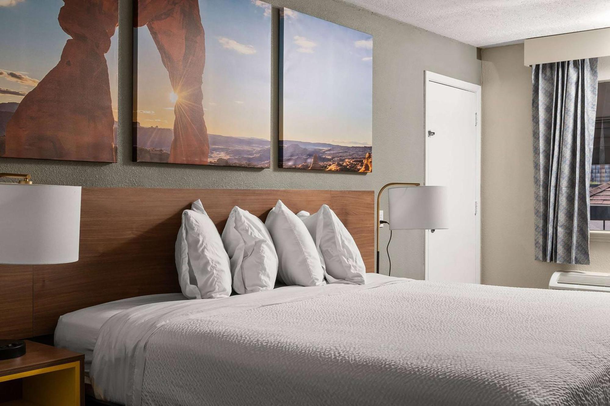 Days Inn By Wyndham Albuquerque Northeast Екстер'єр фото