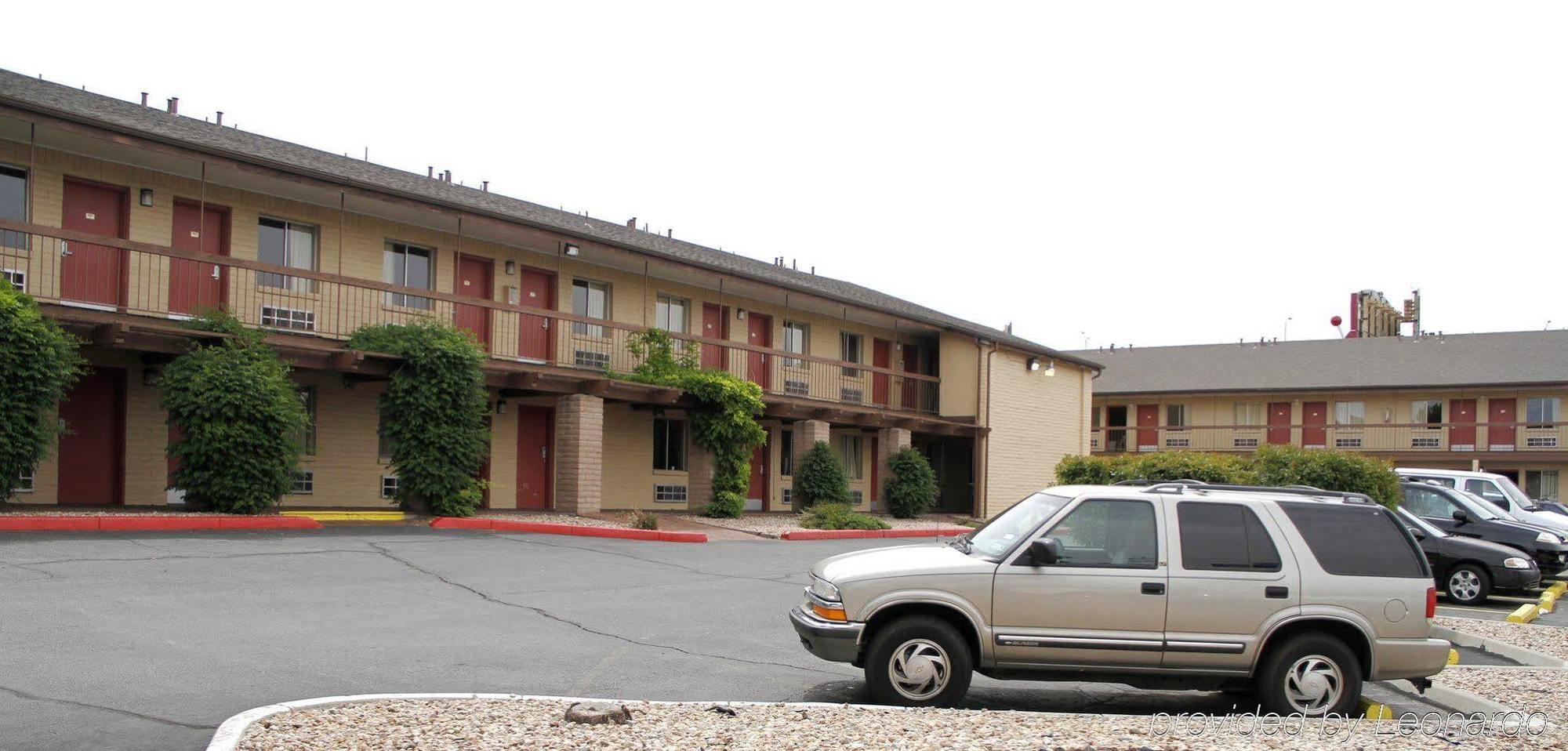 Days Inn By Wyndham Albuquerque Northeast Екстер'єр фото
