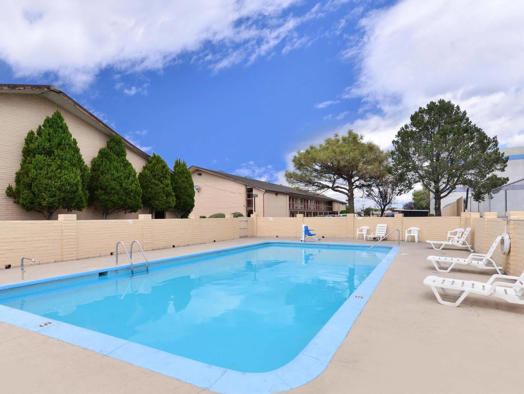 Days Inn By Wyndham Albuquerque Northeast Екстер'єр фото