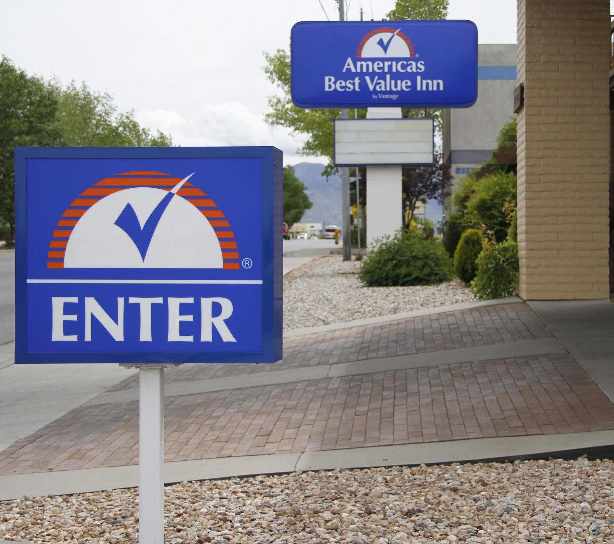 Days Inn By Wyndham Albuquerque Northeast Екстер'єр фото