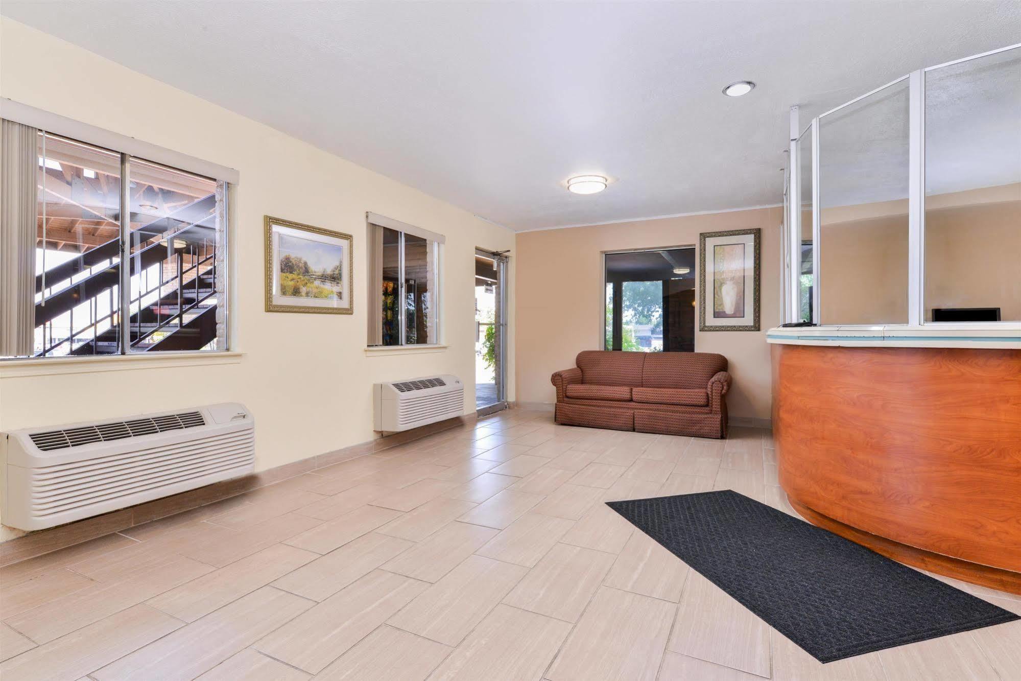 Days Inn By Wyndham Albuquerque Northeast Екстер'єр фото