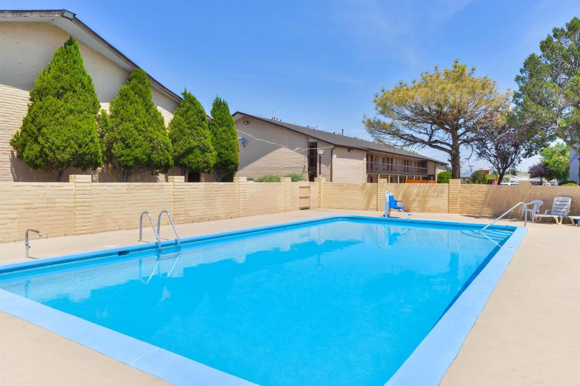 Days Inn By Wyndham Albuquerque Northeast Екстер'єр фото